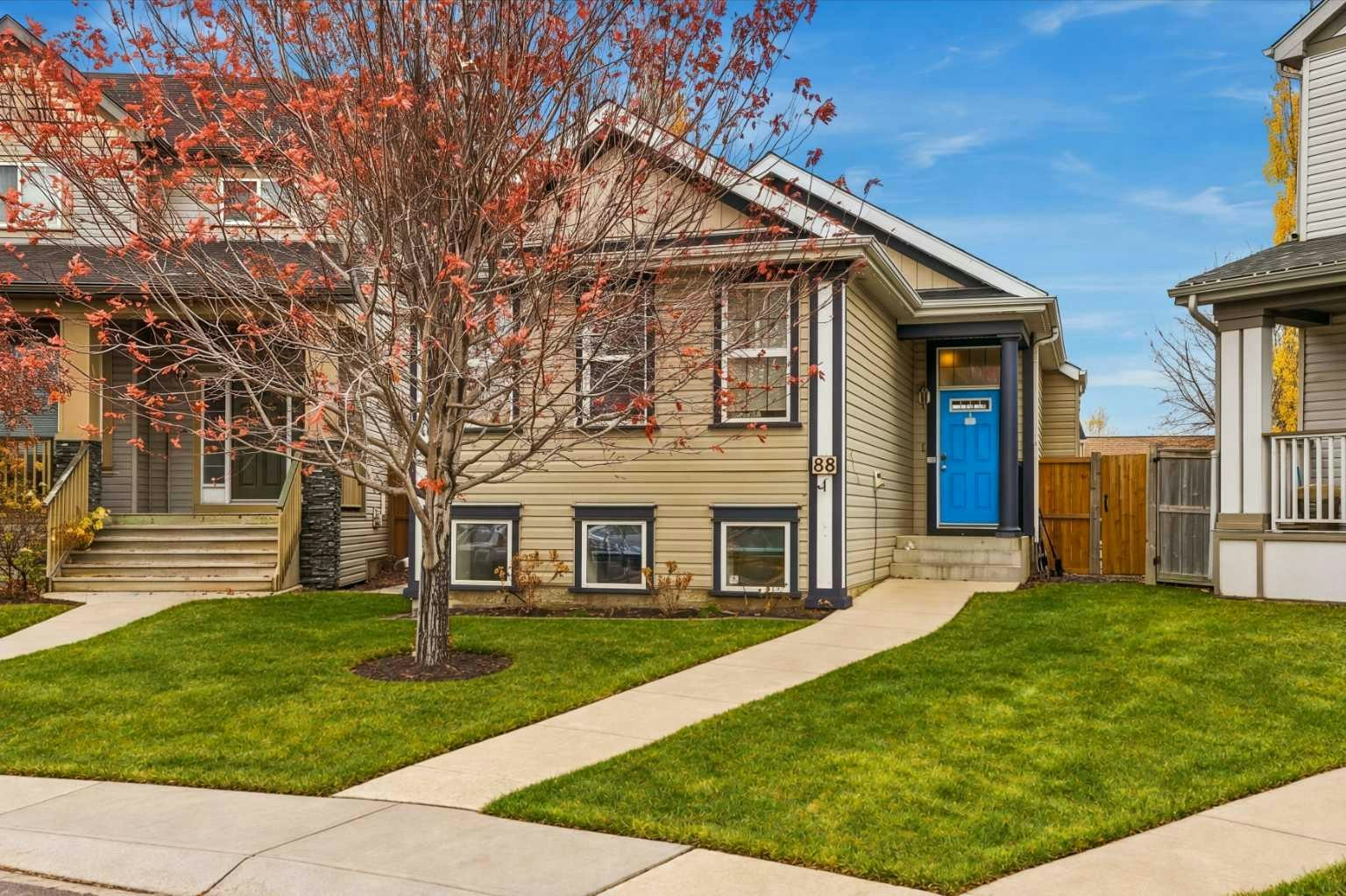 88 Copperstone Gardens SE, Calgary, AB, T2Z 0L2