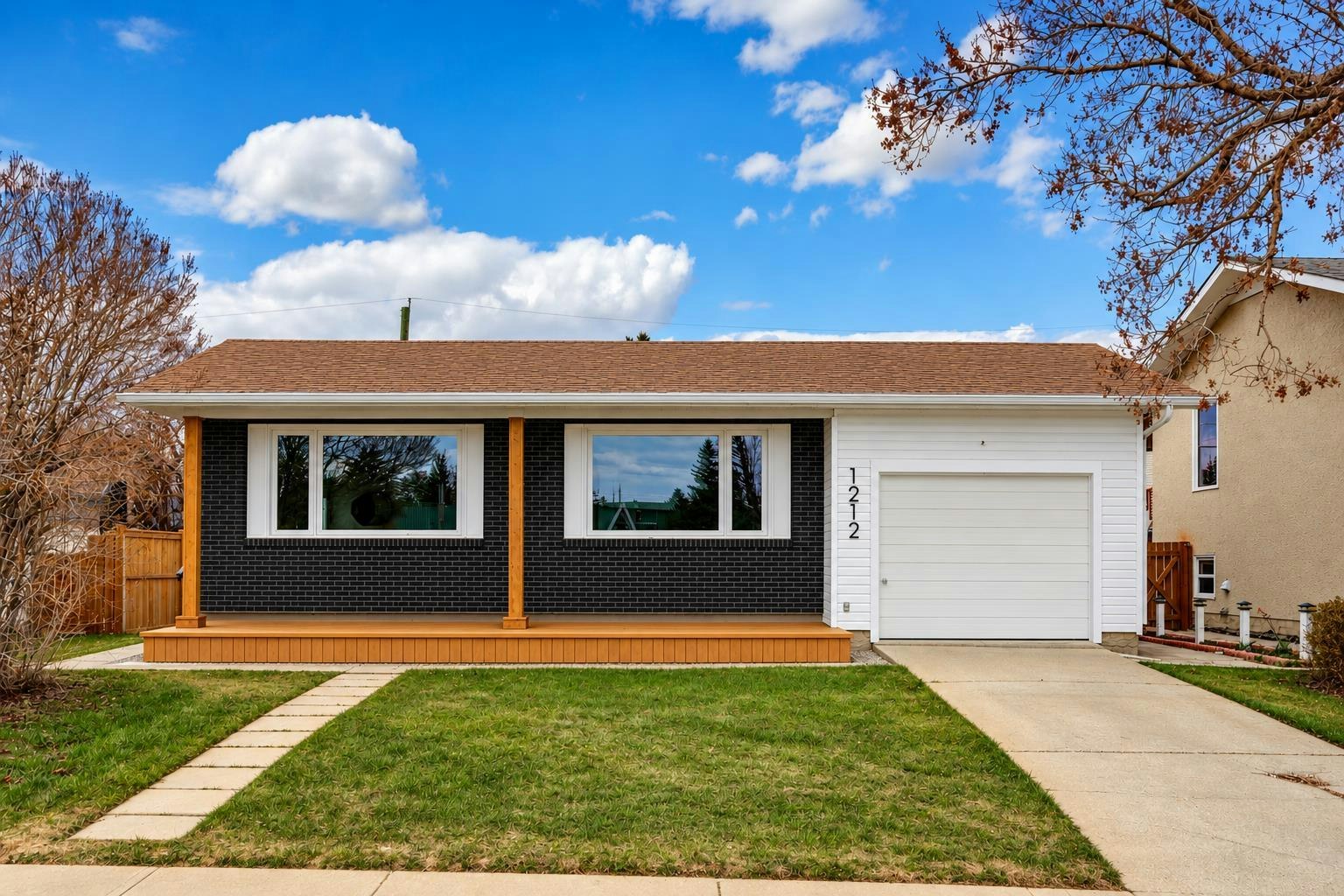 1212 Lake Sylvan Drive SE, Calgary, AB, T2J 5N7