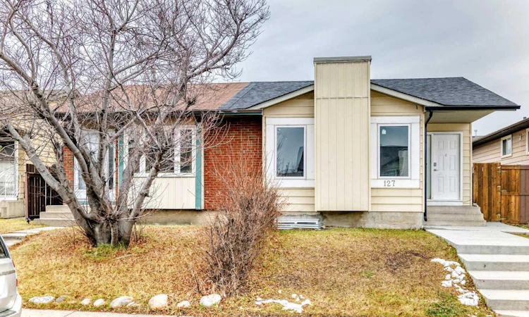 127 Whitworth Way NE