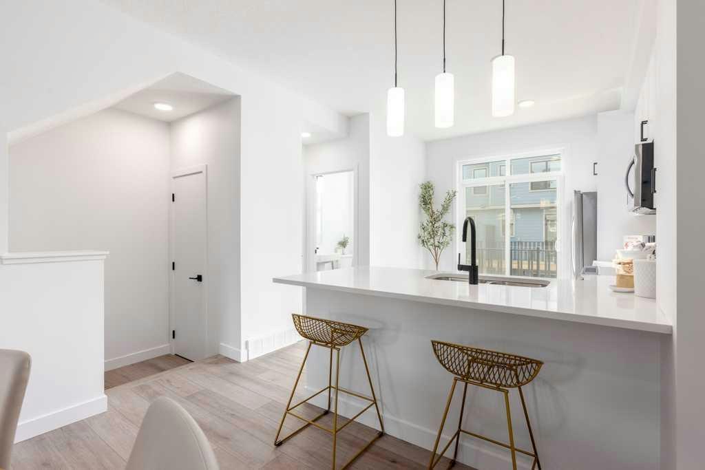 705-437 Alpine Avenue SW, Calgary, AB, T2Y 0Z8