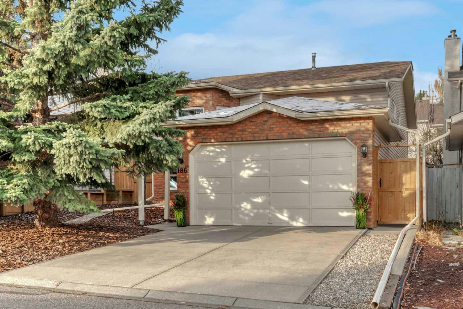 186 Shawinigan Way SW, Calgary, AB, T2Y 2W3