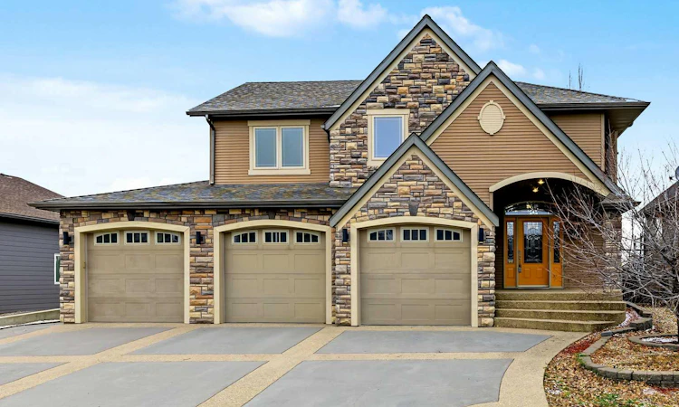 607 West Highland Crescent