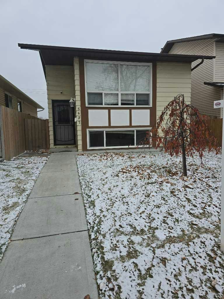 5627 Temple Drive NE, Calgary, AB, T1Y 3R7