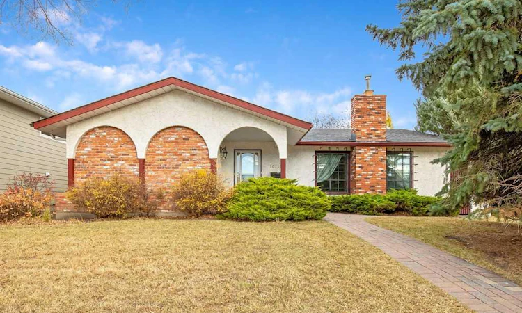 10711 Mapleglen Crescent SE