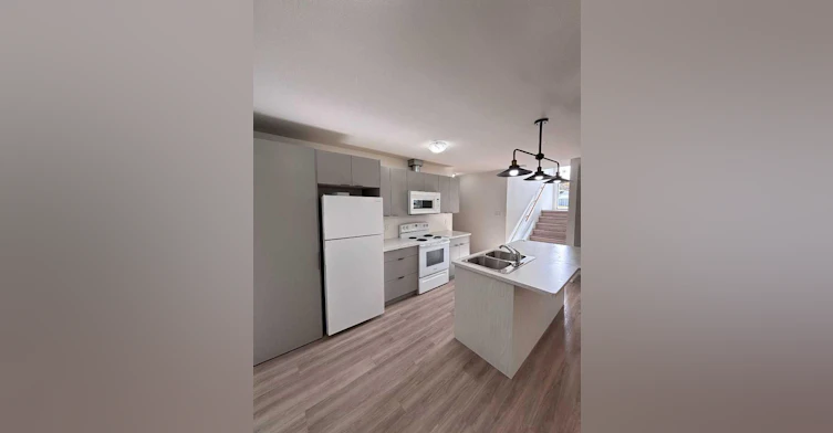 G-5202 55 Street, Taber, AB, T1G 1N1 - 5