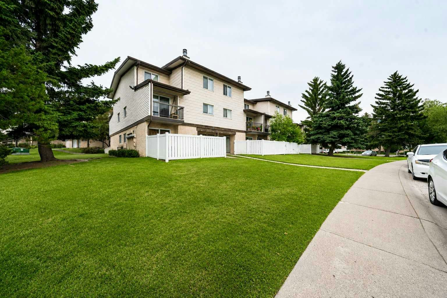 40-3745 Fonda Way SE, Calgary, AB, T2A 5W7