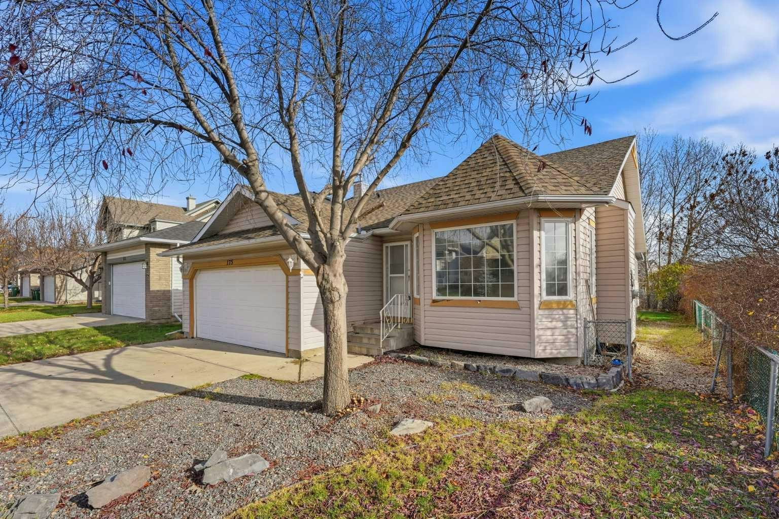 175 Lakeview Cove, Chestermere, AB, T1X 1E8