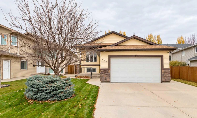 417 Grizzly Crescent N