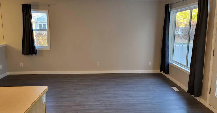 3-236 St. James Boulevard N, Lethbridge, AB, T1H 6R2 - 4