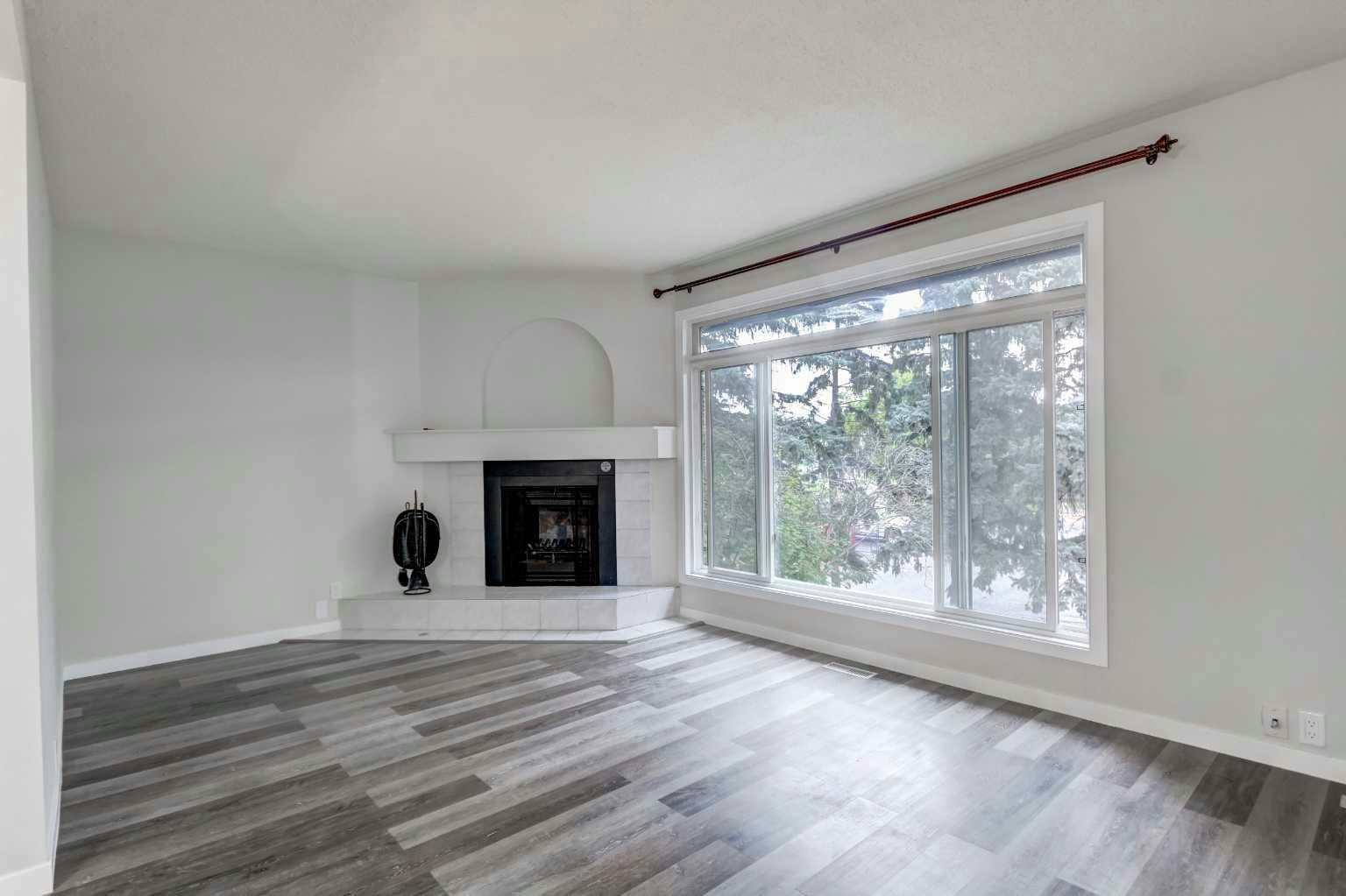 12-310 Brookmere Road SW, Calgary, AB, T2W 2T7