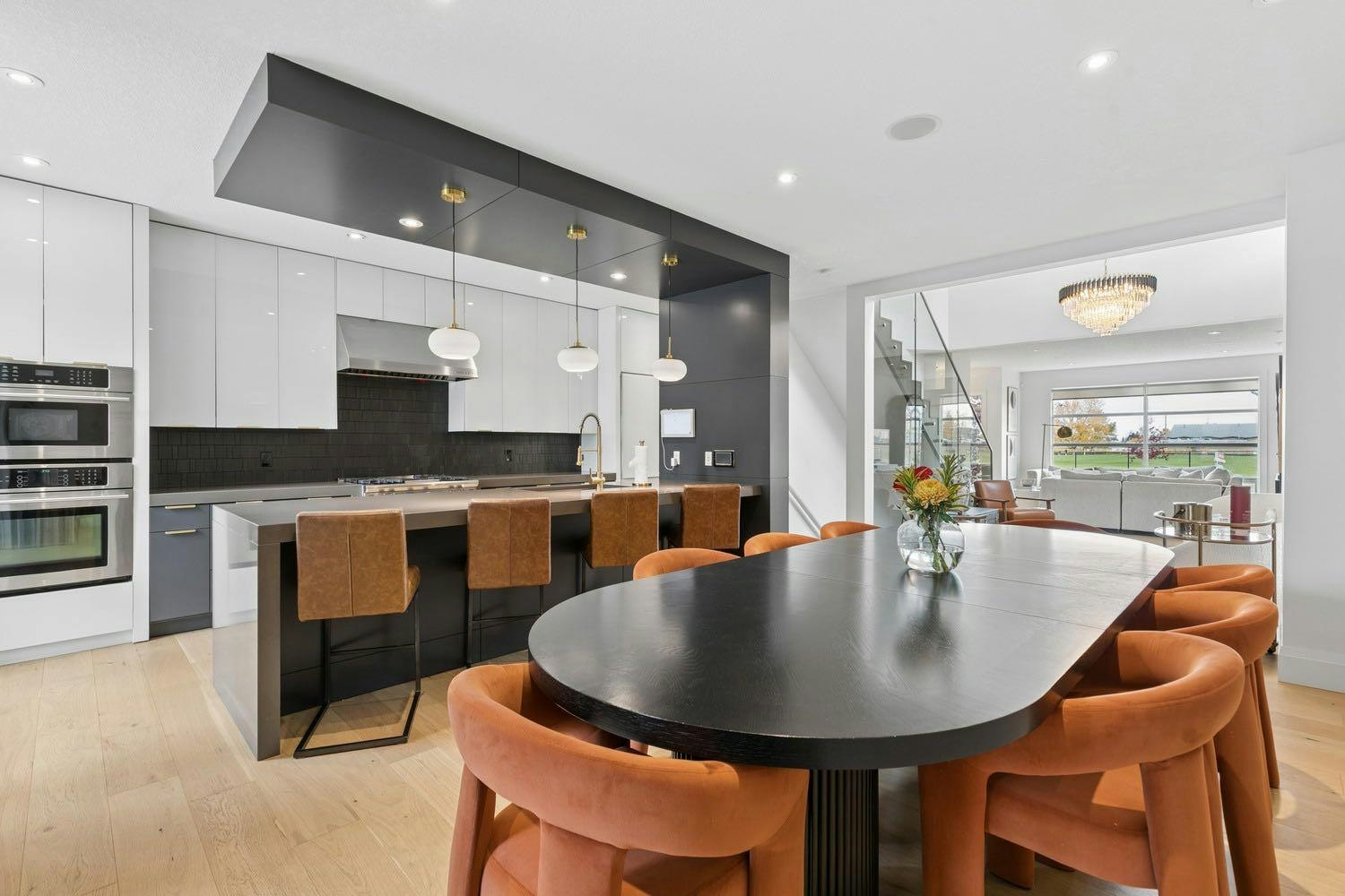 1904 50 Avenue SW, Calgary, AB, T2T 2W2