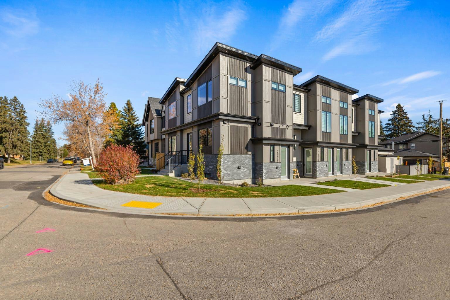 3542 43st, 4318,4320,4322 35 Avenue SW, Calgary, AB, T2E 1B1