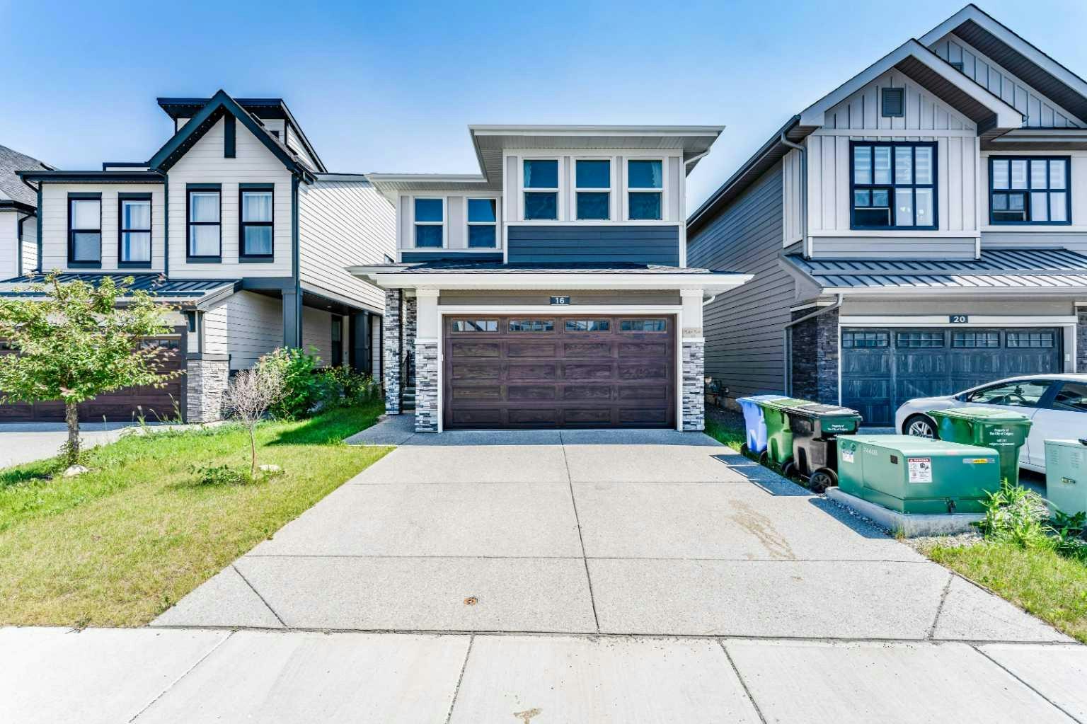 16 West Grove Link SW, Calgary, AB, T3H 6E3