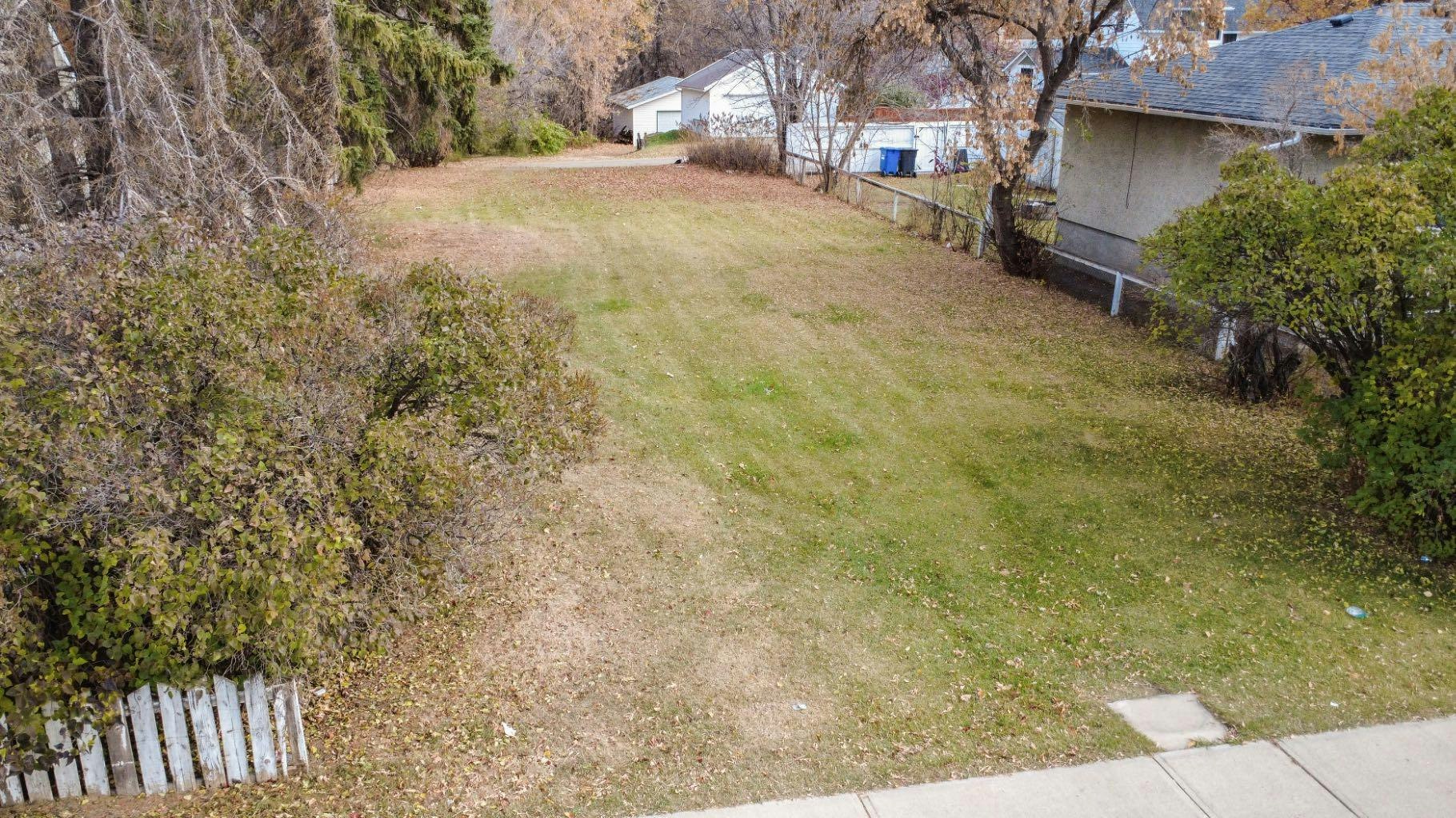 5213 47 Avenue, Red Deer, AB, T4N 3P9
