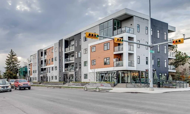 208-2702 17 Avenue SW