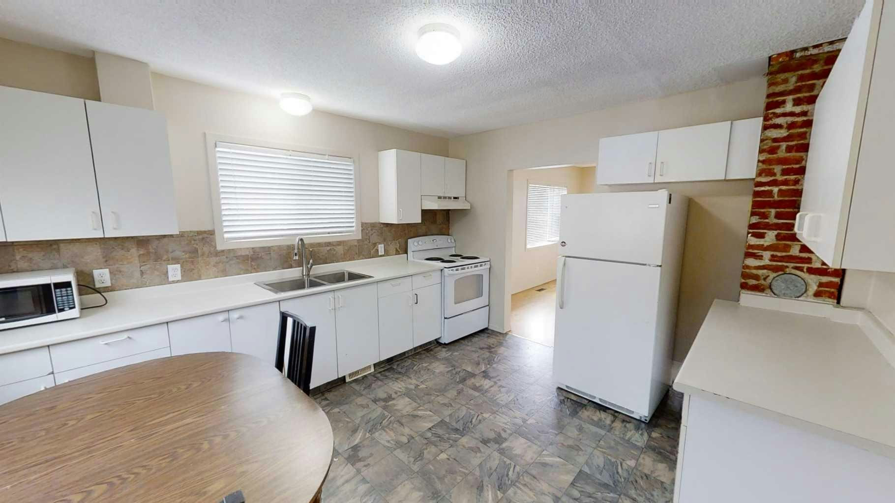 10102 109 Avenue, Grande Prairie, AB, T8V 1R9 - 4