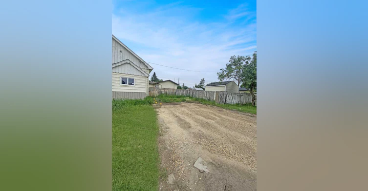 10102 109 Avenue, Grande Prairie, AB, T8V 1R9 - 3
