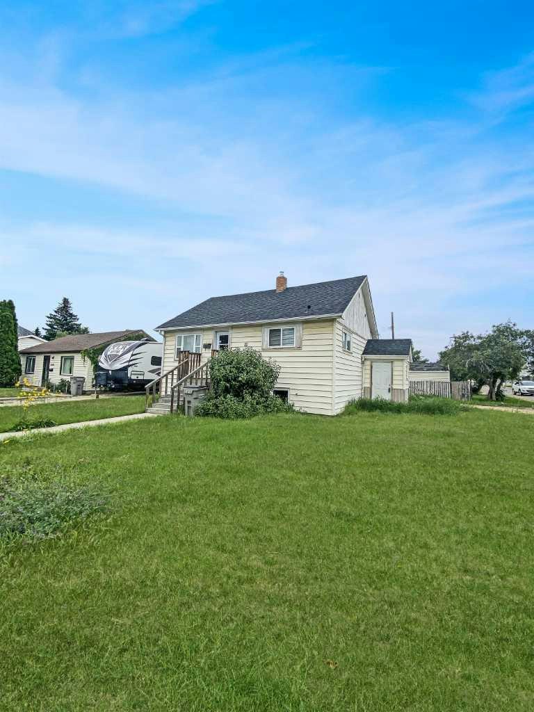 10102 109 Avenue, Grande Prairie, AB, T8V 1R9 - 2