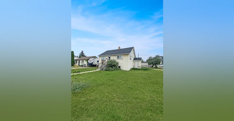 10102 109 Avenue, Grande Prairie, AB, T8V 1R9 - 2