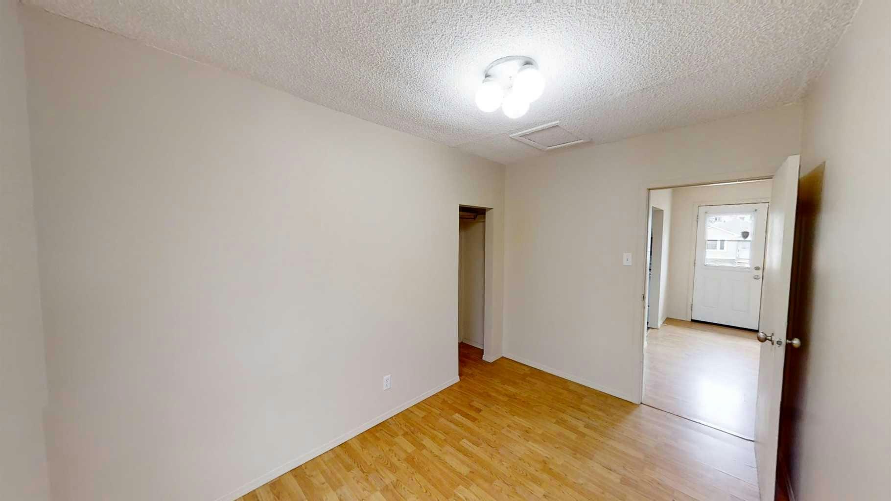 10102 109 Avenue, Grande Prairie, AB, T8V 1R9 - 8