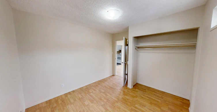10102 109 Avenue, Grande Prairie, AB, T8V 1R9 - 9