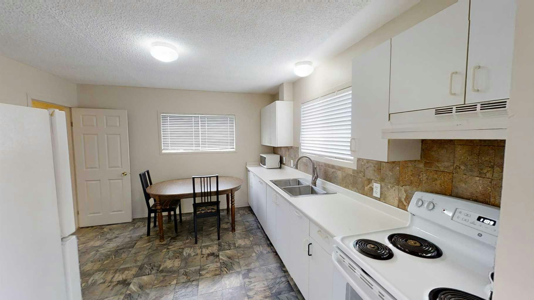 10102 109 Avenue, Grande Prairie, AB, T8V 1R9 - 5