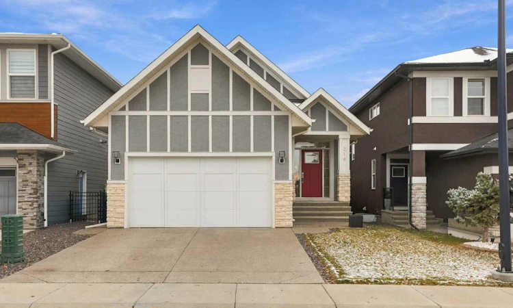 218 Cranbrook Park SE