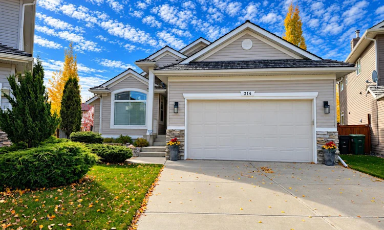 214 Douglas Glen Gardens SE