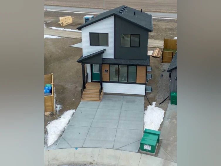 79 Blackwolf Passage N, Lethbridge, AB, T1H 7H8 - 4