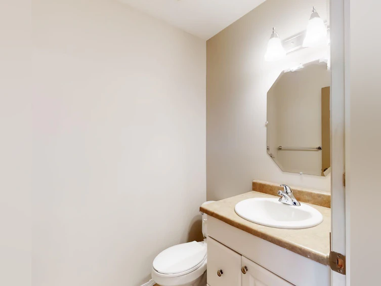 2-10016 103 Avenue, Grande Prairie, AB, T8V 1B6 - 8