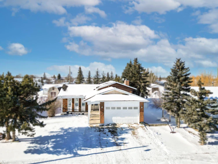 4922 1 Street, Smoky River M.D., AB, T0H 1G0