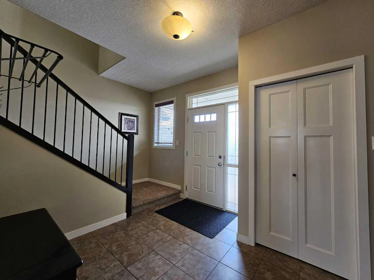 431 Mary Cameron Crescent N, Lethbridge, AB, T1H 5M7 - 5