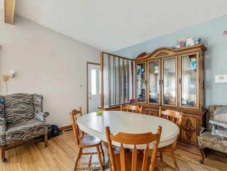 1009 17 Street N, Lethbridge, AB, T1H 3E3 - 5
