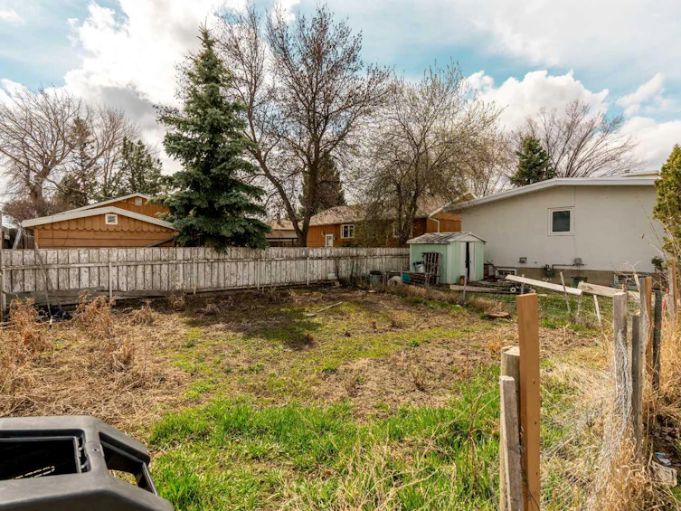 1009 17 Street N, Lethbridge, AB, T1H 3E3 - 18