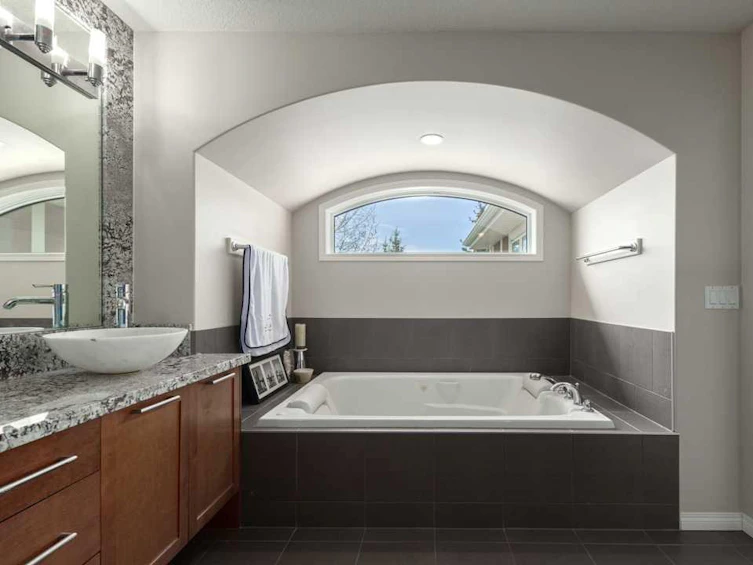 8 Spring Willow Place Southwest, Calgary, AB, T3H 5Z3 - 33
