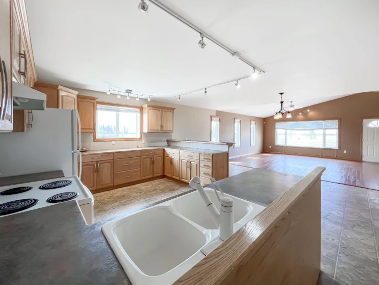 35025 Twp Rd 820, Fairview, AB, T0H 1L0 - 4