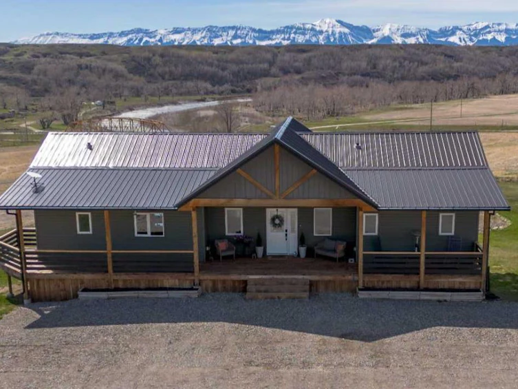 9205 Range Road 1 4, Pincher Creek, AB, T0K 0P0