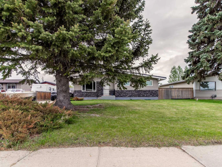 5615 55 Street, Taber, AB, T1G 1K9