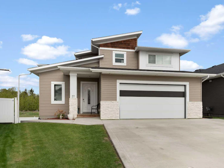 37 Alderwood Close, Blackfalds, AB, T4M 0L9