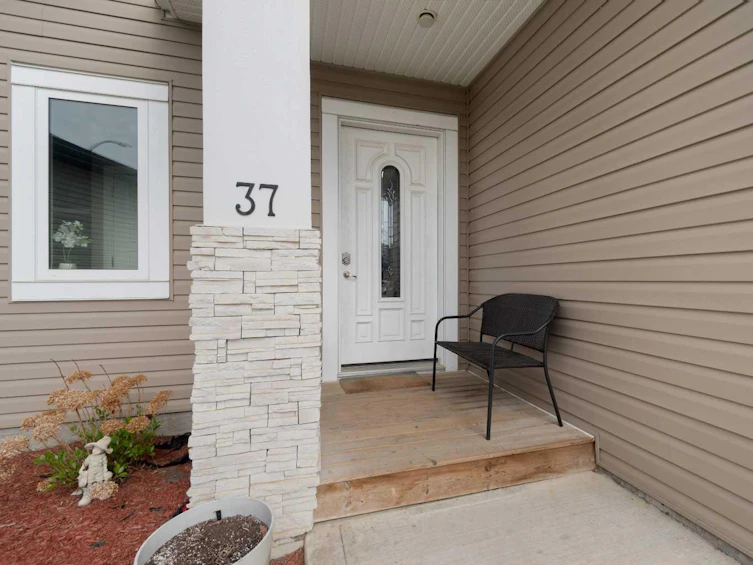 37 Alderwood Close, Blackfalds, AB, T4M 0L9 - 2