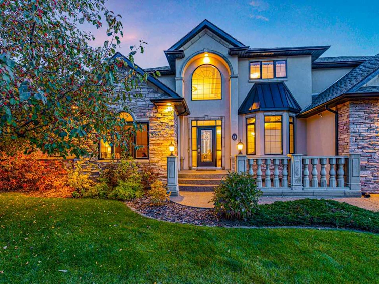 11 Aspen Ridge Lane SW, Calgary, AB, T3H 5H9