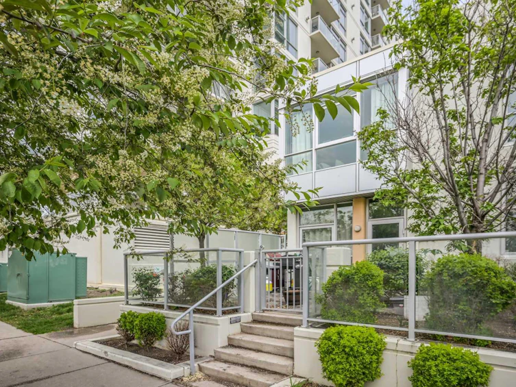 132-99 Spruce Place SW, Calgary, AB, T3C 3X7 - 2