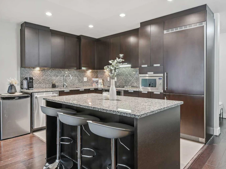 132-99 Spruce Place SW, Calgary, AB, T3C 3X7 - 8