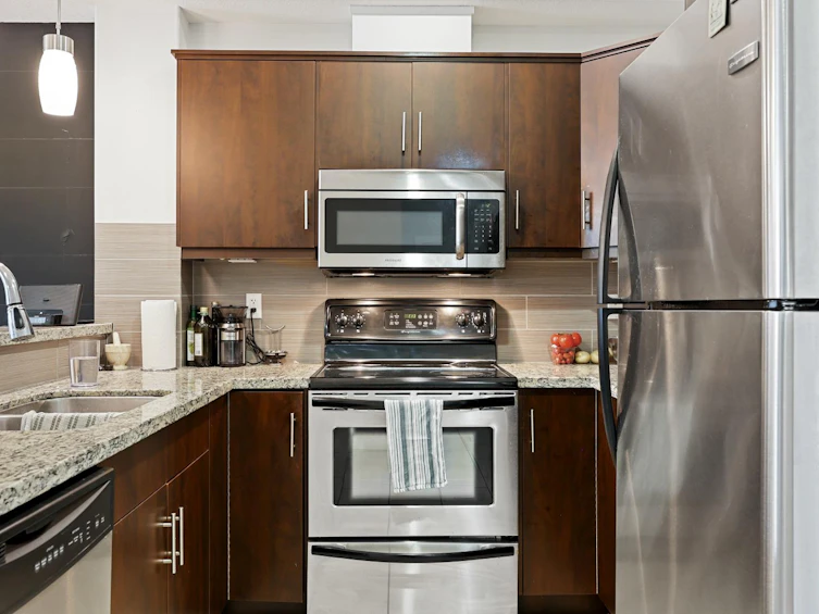 105-320 12 Avenue NE, Calgary, AB, T2E 1A4 - 3