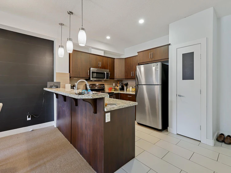 105-320 12 Avenue NE, Calgary, AB, T2E 1A4 - 5