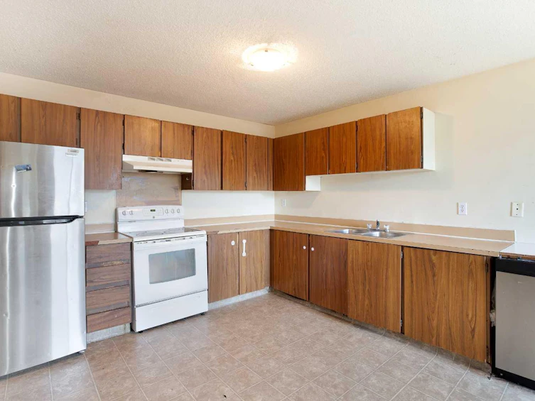 16 Castledale Gate NE, Calgary, AB, T3J 1X5 - 13