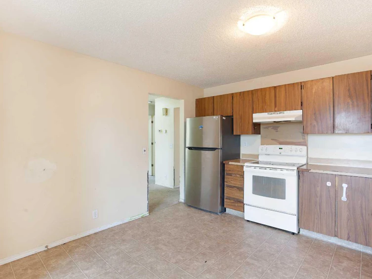 16 Castledale Gate NE, Calgary, AB, T3J 1X5 - 14