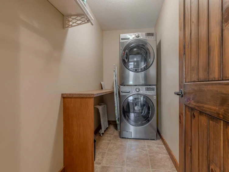310 Mt Sunburst Way W, Lethbridge, AB, T1K 3J9 - 32
