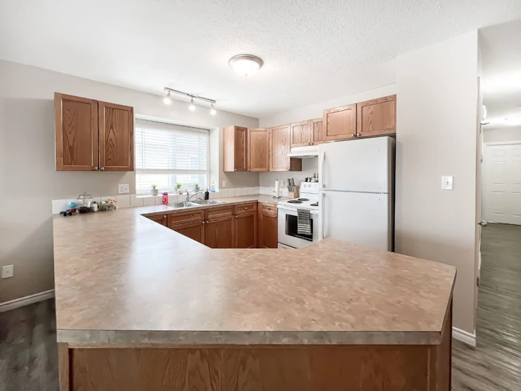9212 94a Avenue, Grande Prairie, AB, T8V 6W5 - 2