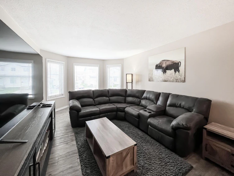9212 94a Avenue, Grande Prairie, AB, T8V 6W5 - 5